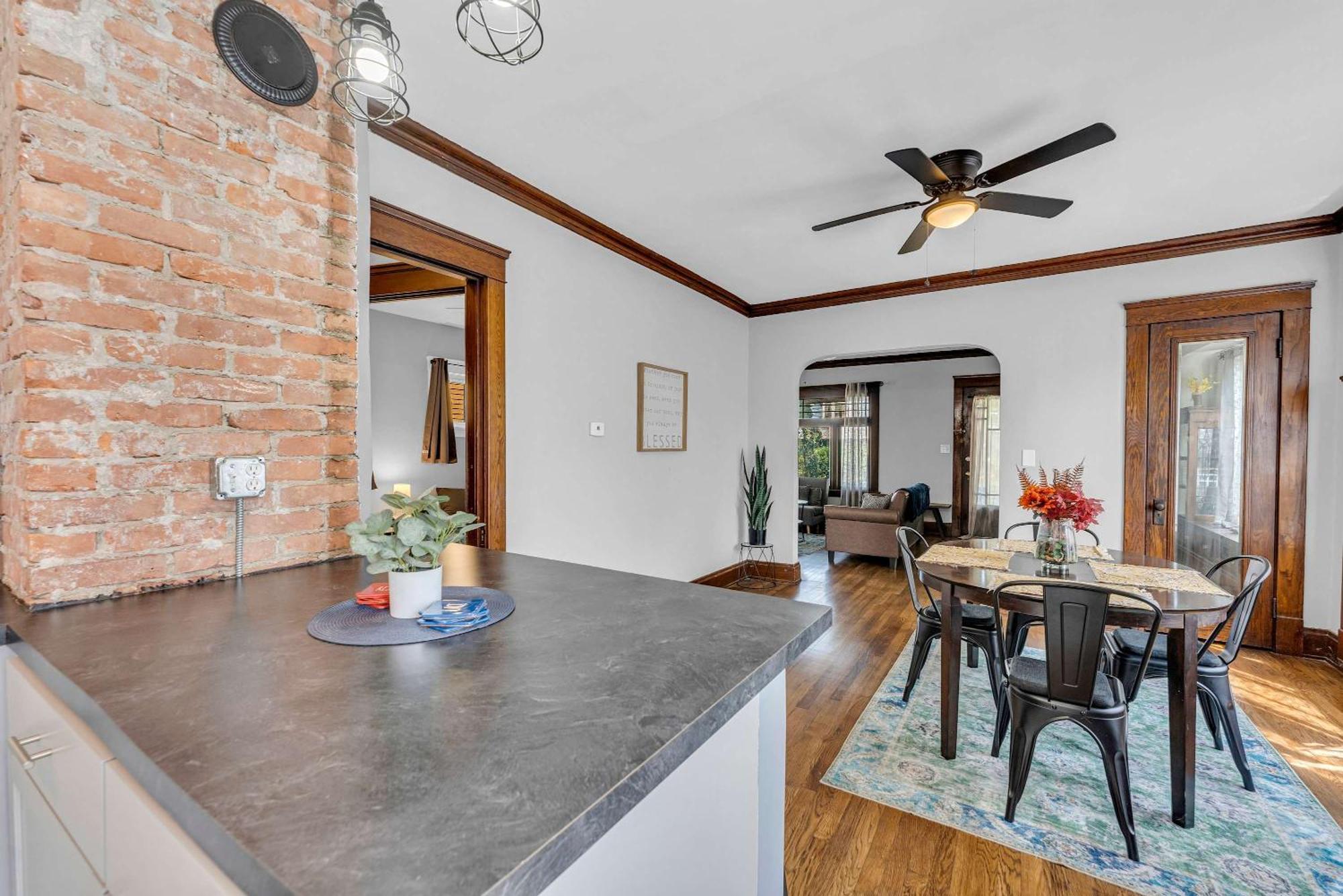 Beautifully Remodeled Duplex Apt In West Blvd Cleveland Exterior foto