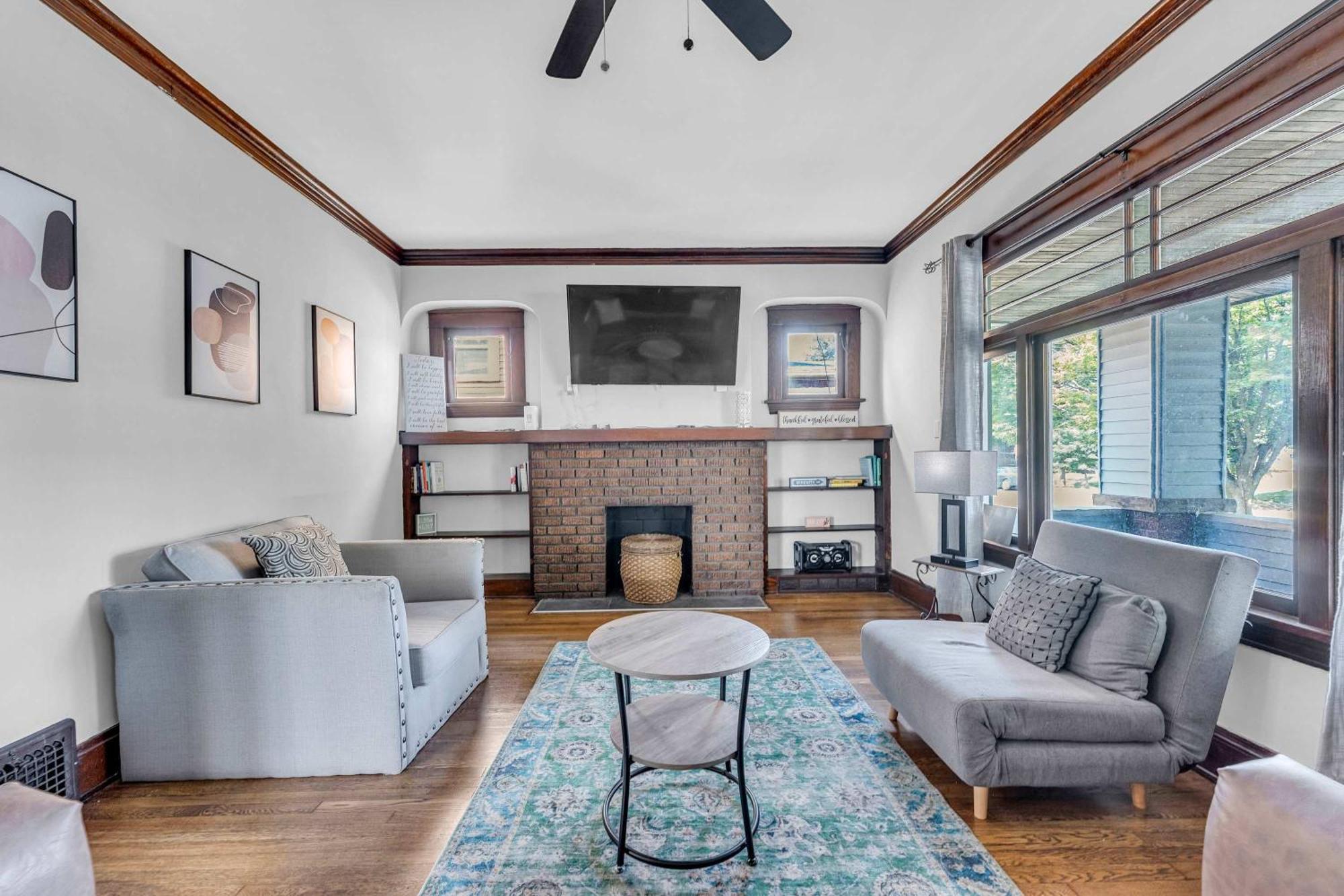 Beautifully Remodeled Duplex Apt In West Blvd Cleveland Exterior foto